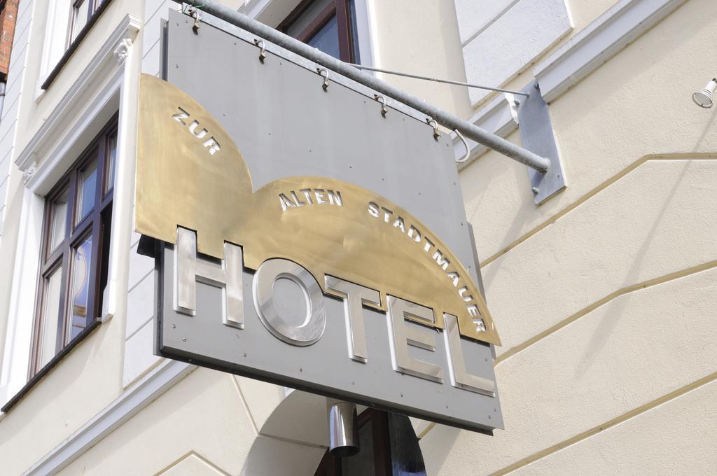 Hotel Zur Alten Stadtmauer Lubeka Zewnętrze zdjęcie